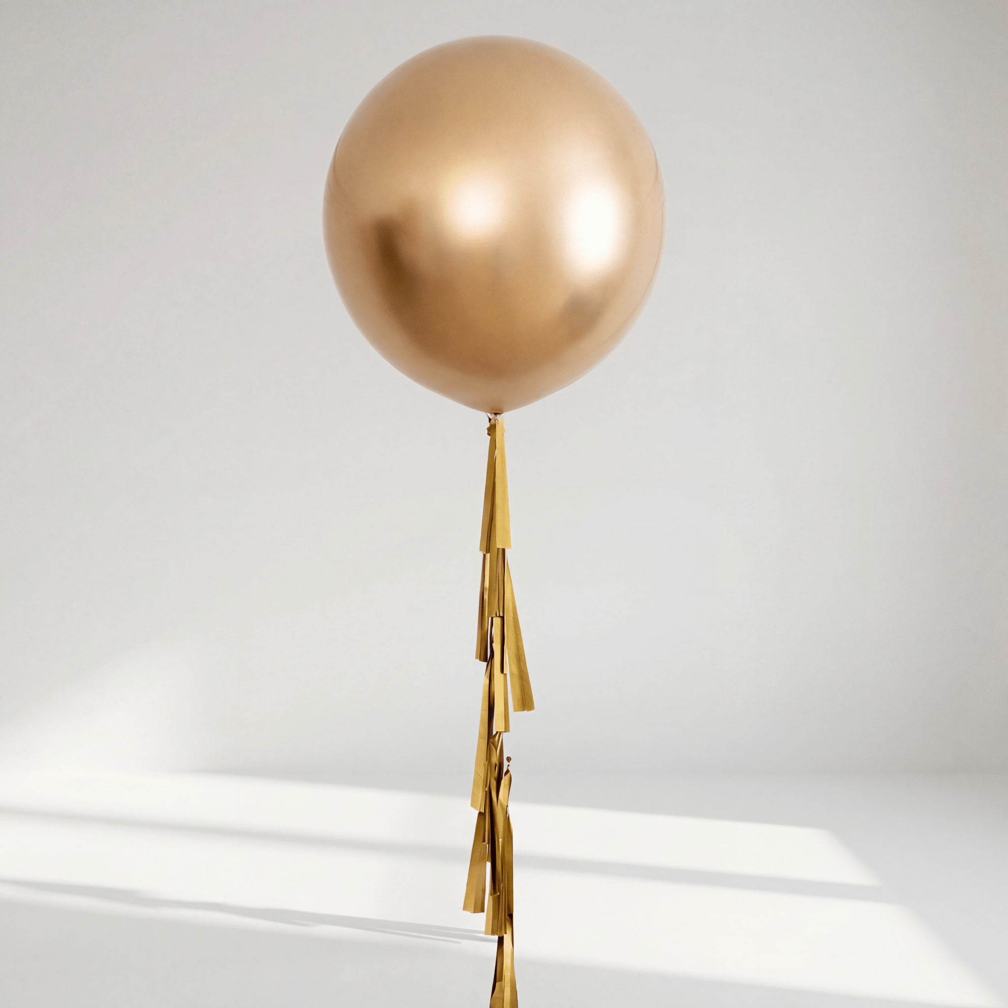 Chrome Gold Jumboballong med Tassle - Ballonglevering.no