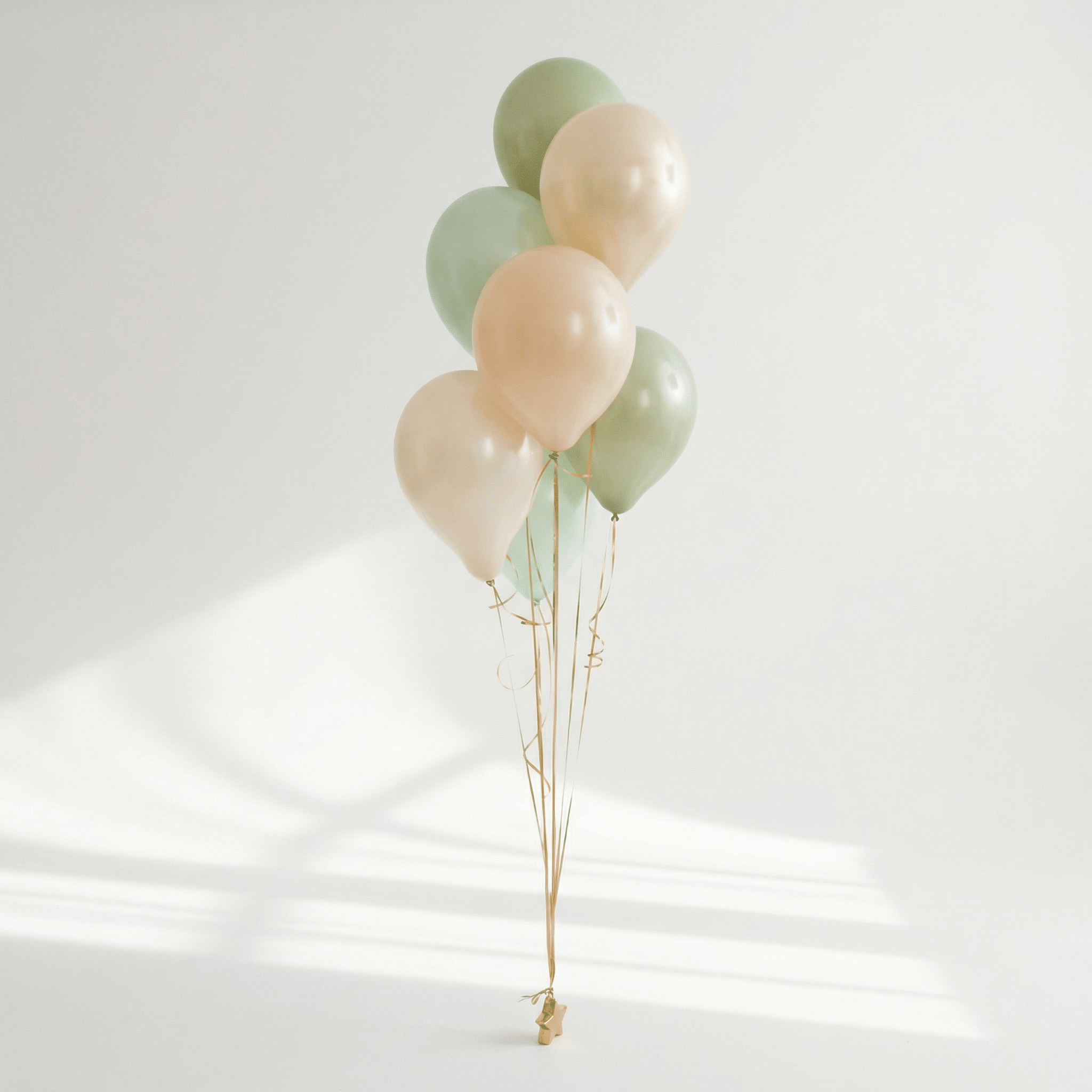 Sage & Peach Bliss Ballongbukett - Ballonglevering.no