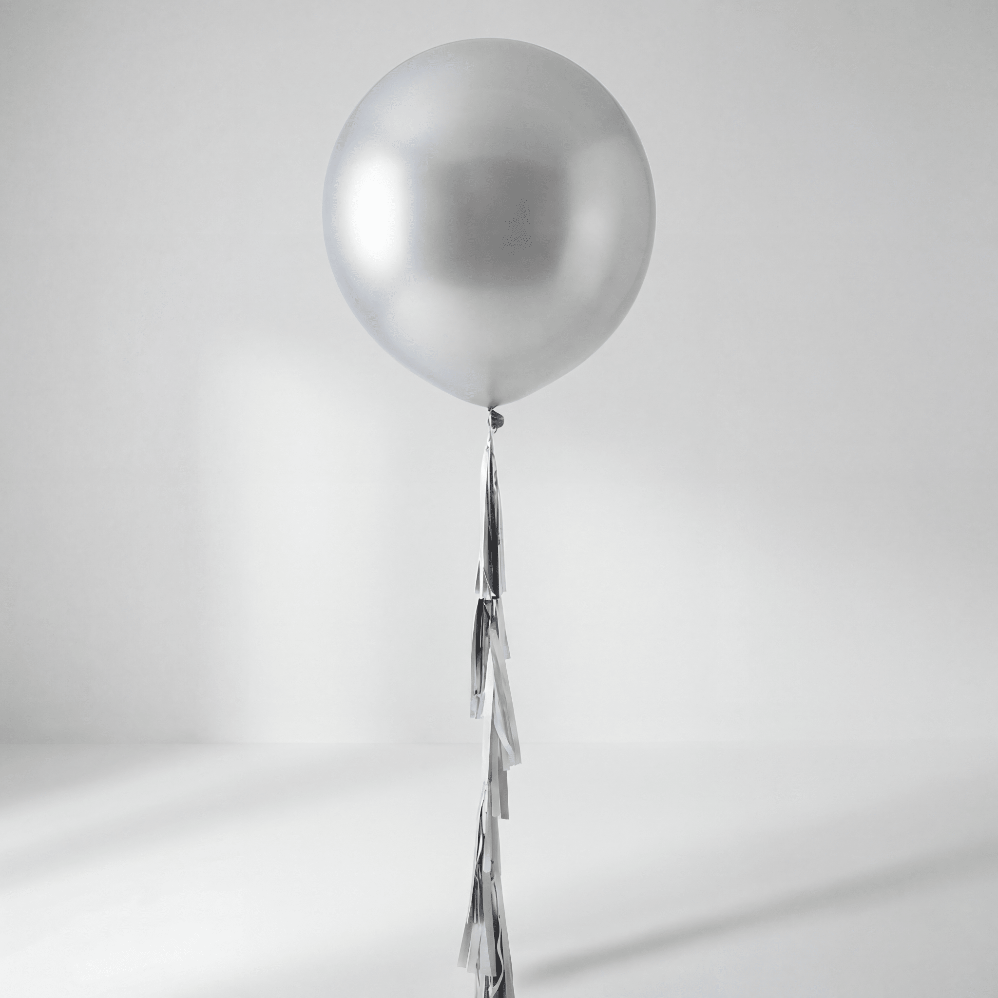 Silver Chrome Jumboballong med Tassle - Ballonglevering.no