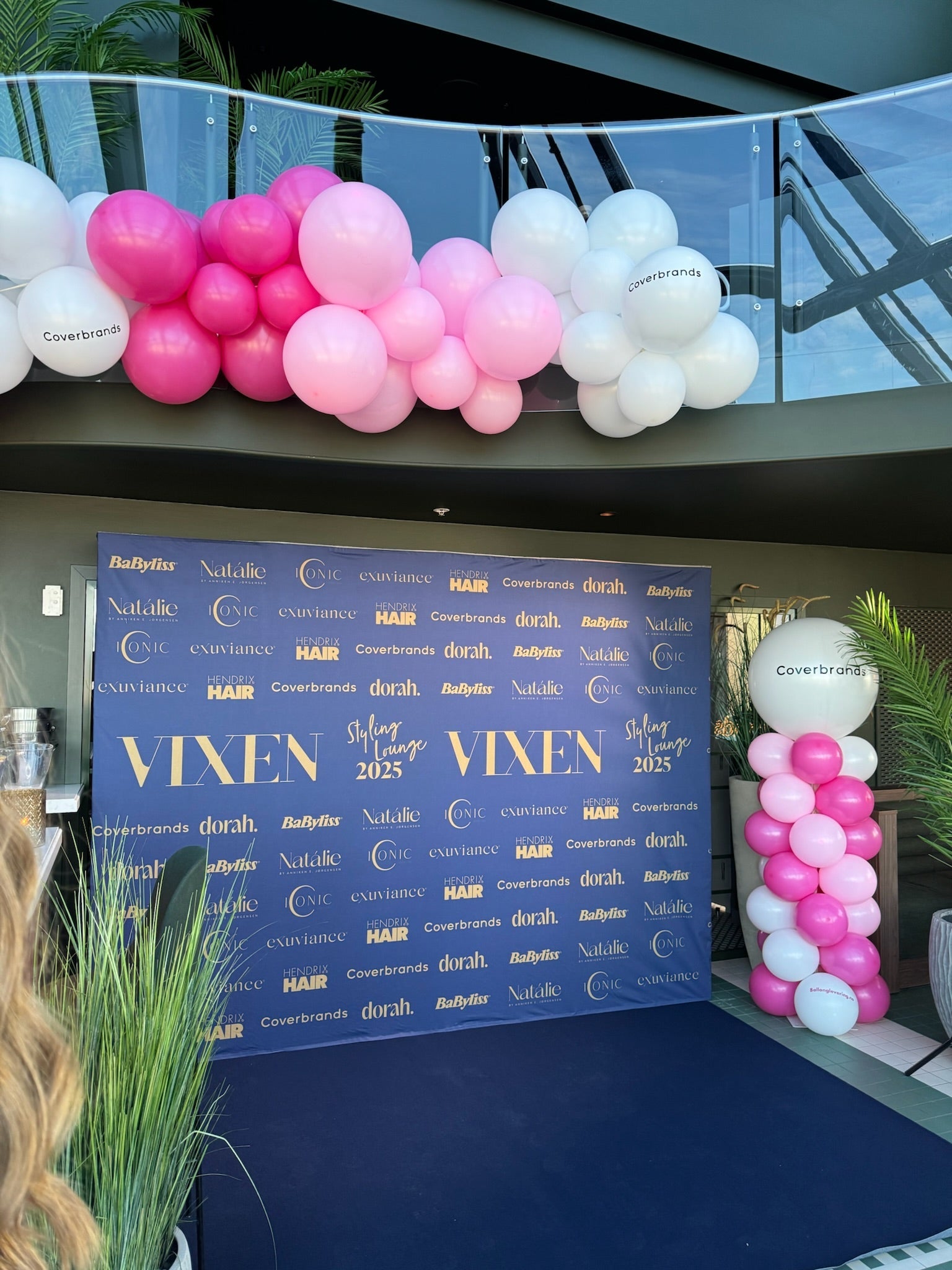 Symetrisk Ballongsøyle med Logo/Tekst Ballong - Velg farge og tekst/logo - Ballonglevering.no