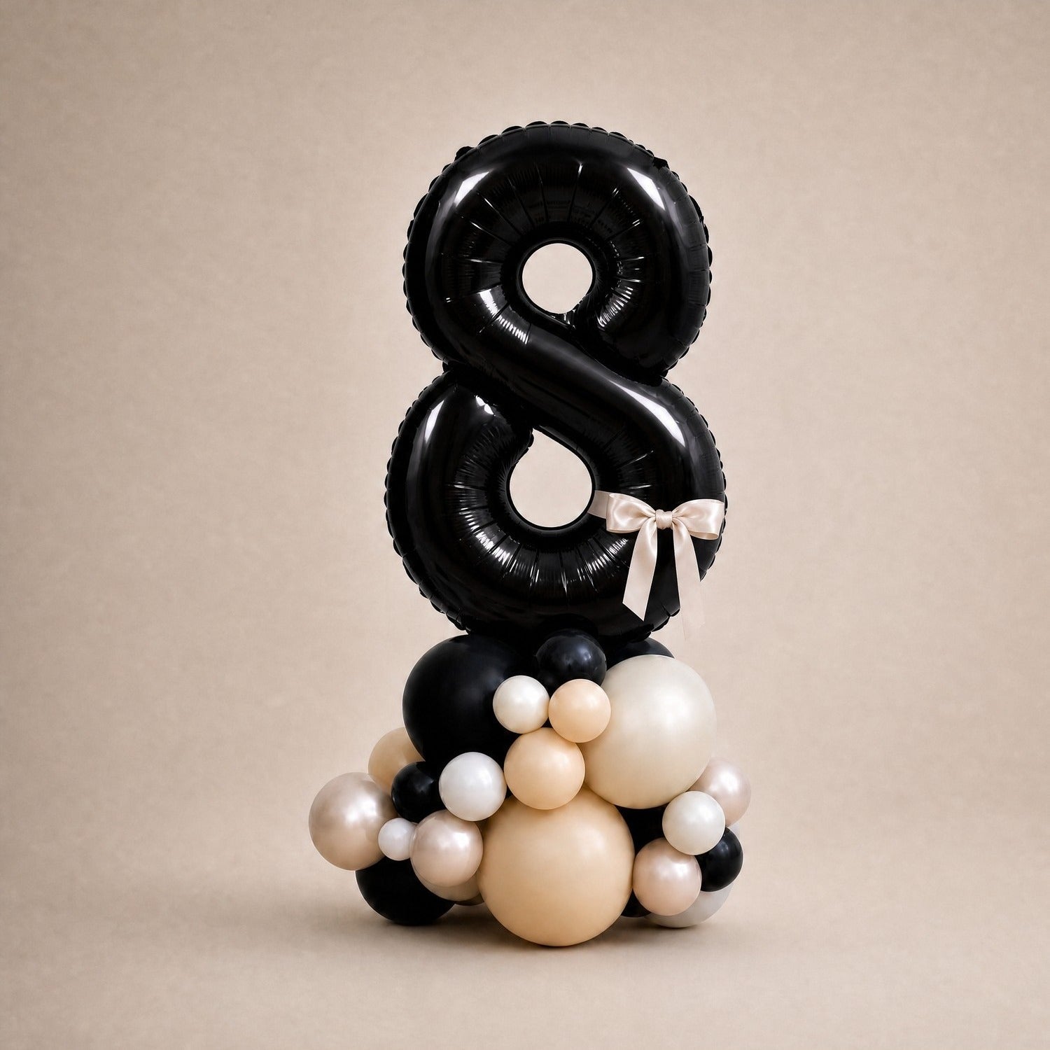 Tall Ballongstack — Sort med kremsløyfer - Ballonglevering.no