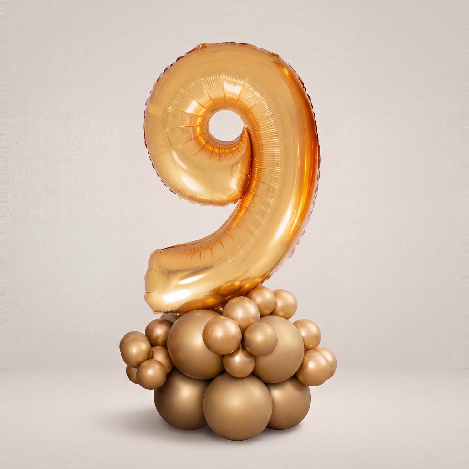 Tall Ballongstack Klassisk Gull — tallet 9 på ballongbase - Ballonglevering.no