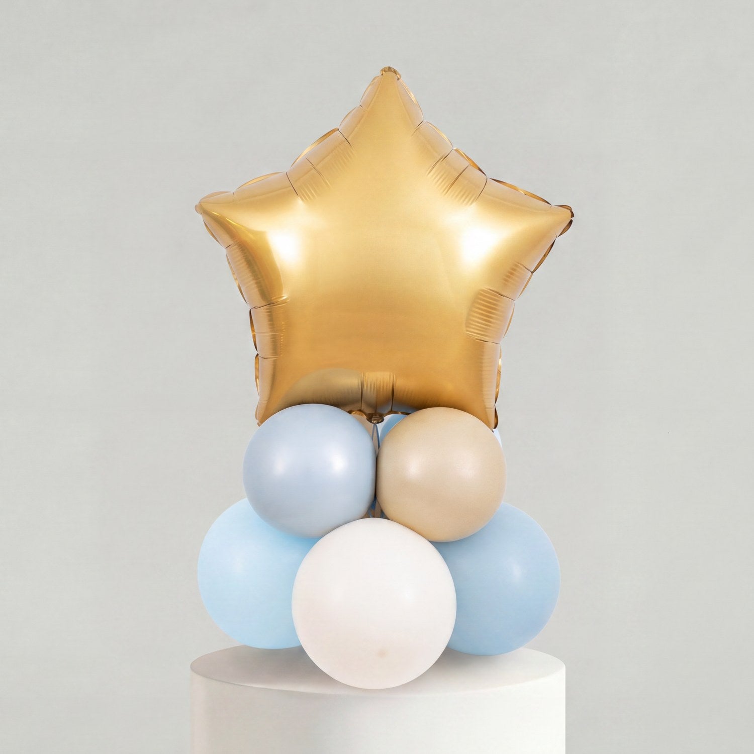 Ballong Stack — Lyseblå & Gull Stjerne - Ballonglevering.no