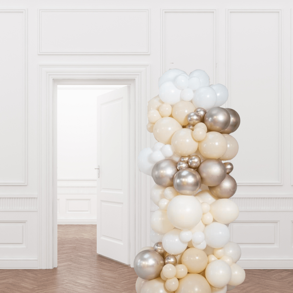 Ballongsøyle Beige, Hvit & Hvitt Gull - Ballonglevering.no