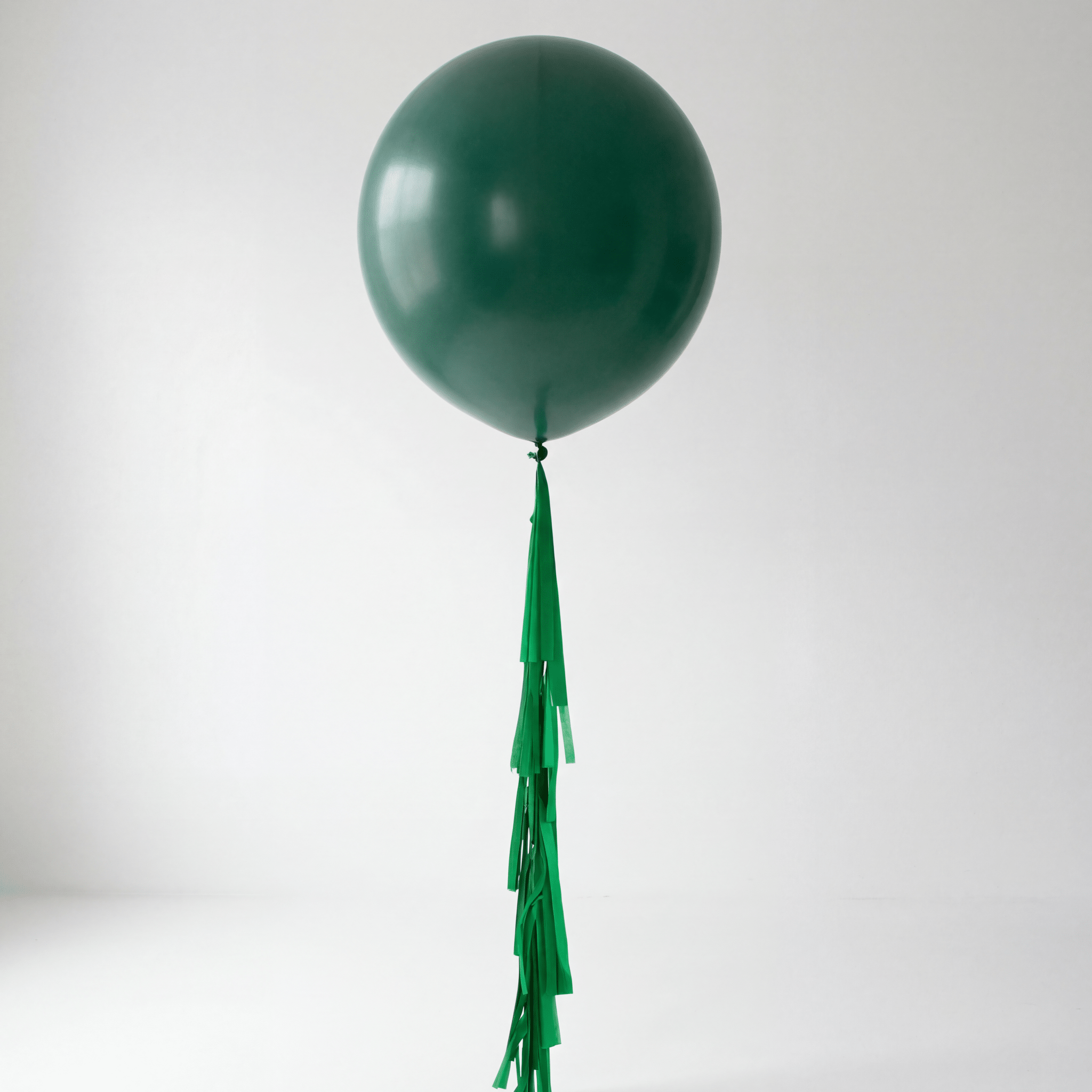 Deep Green Jumboballong med Tassle - Ballonglevering.no