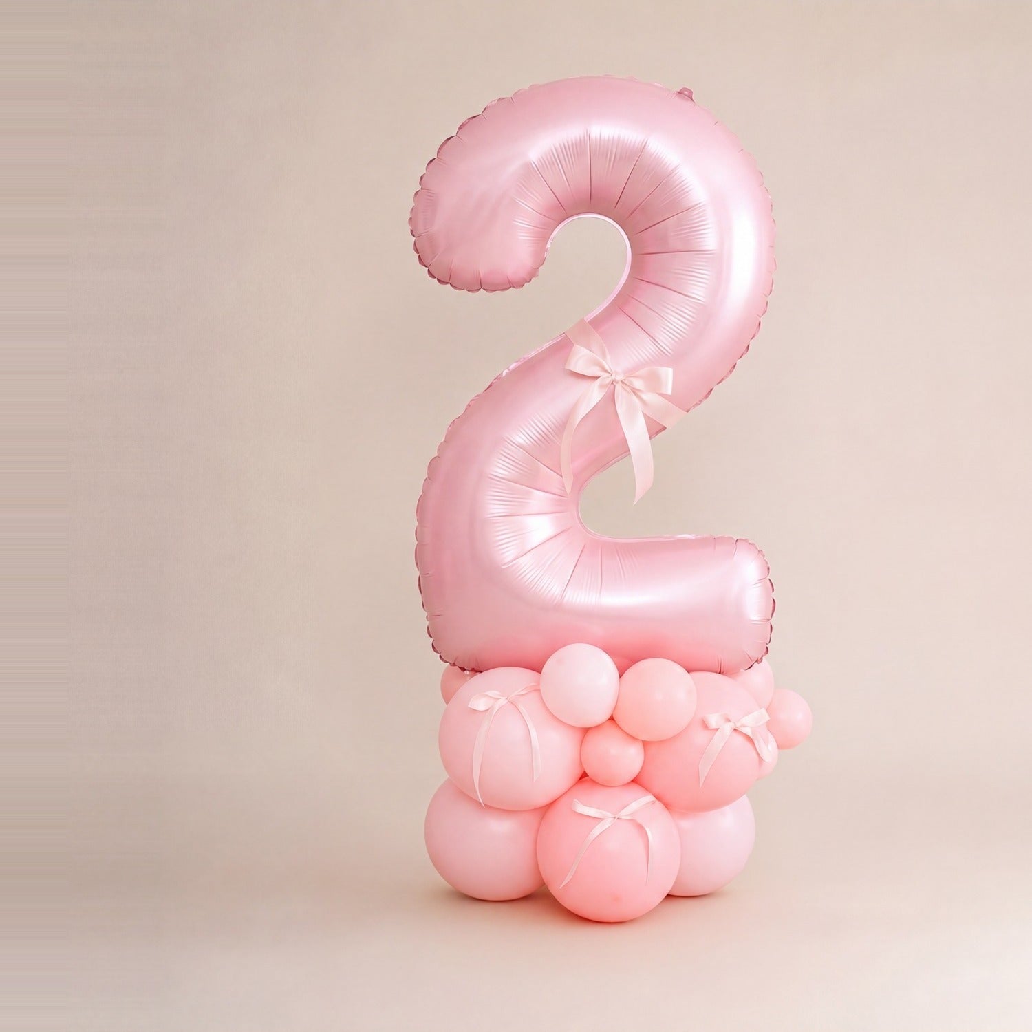 Tall Ballongstack – Rosa med bånd – tall 2 – Ballonglevering.no