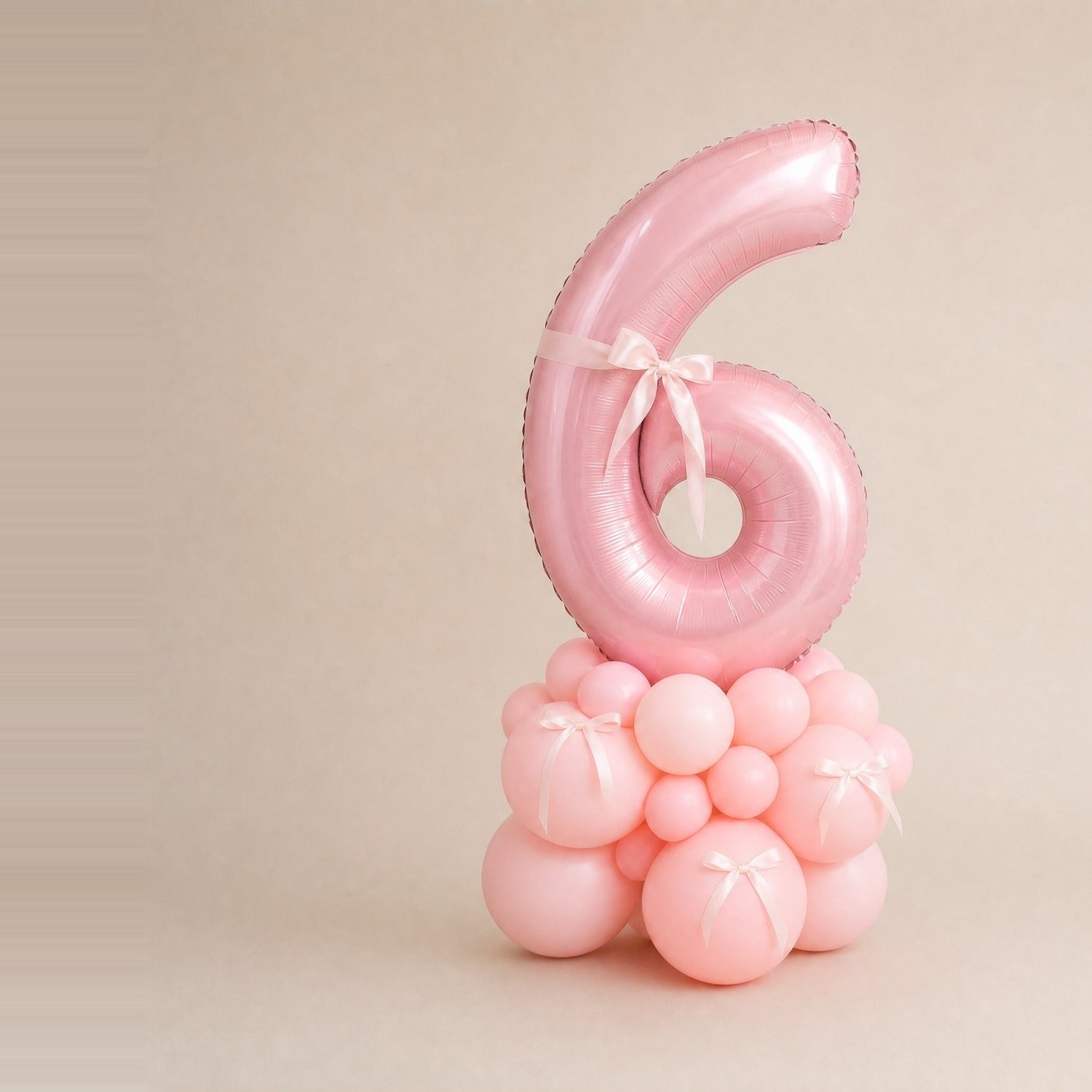 Tall Ballongstack – Rosa med bånd – tall 6 – Ballonglevering.no